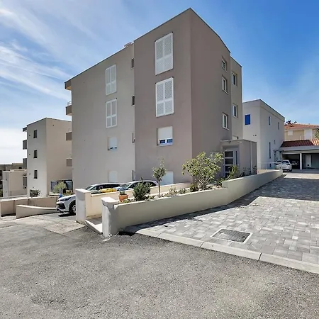 Bamboo House App 1 - Exklusiv