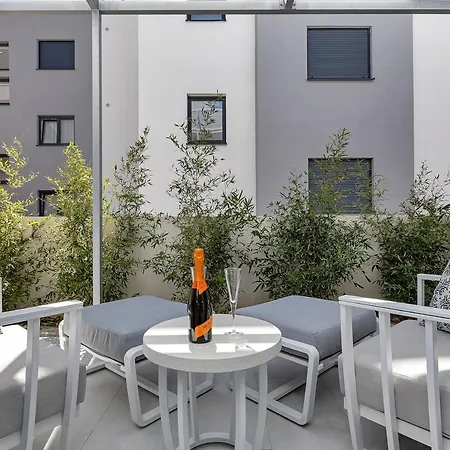 Bamboo House App 1 - Exklusiv Makarska